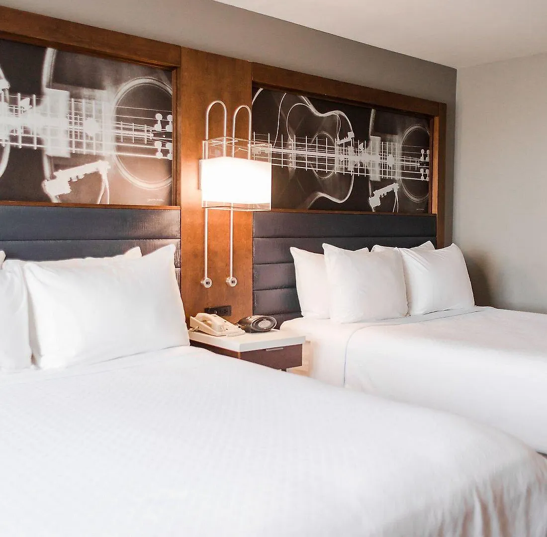 Radisson Hotel Memphis - University 3*,