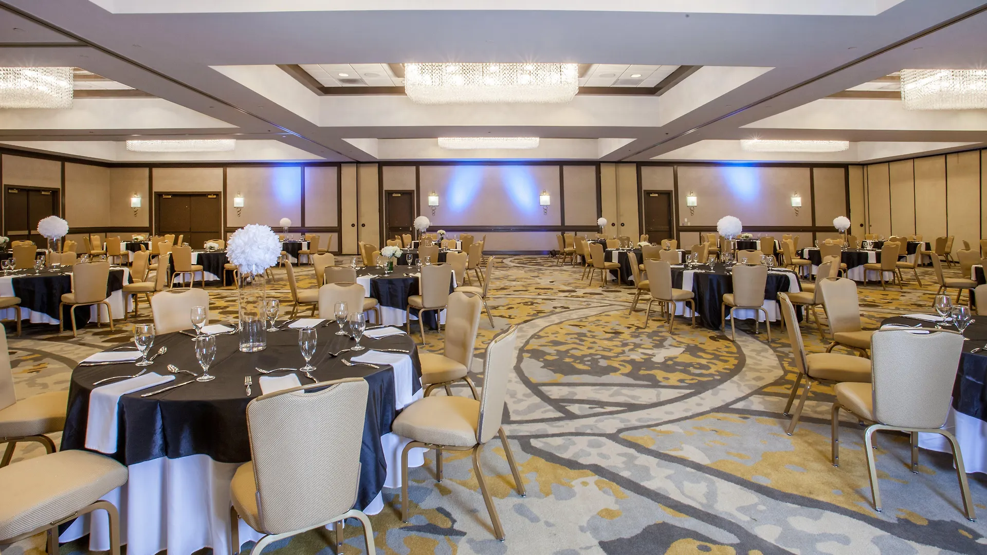 Radisson Hotel Memphis - University 3*,  United States