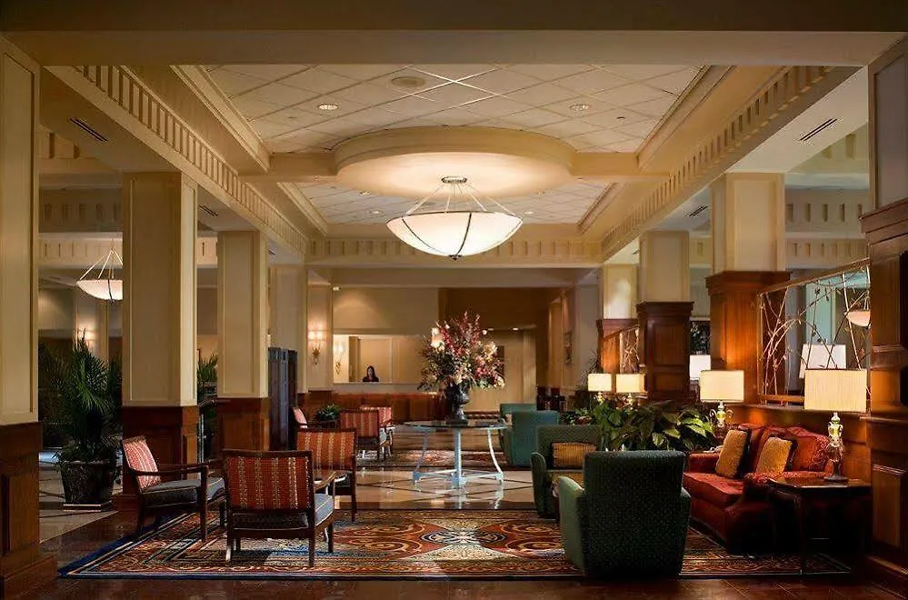 Radisson Hotel Memphis - University 3*,