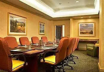 Radisson Hotel Memphis - University 3*,